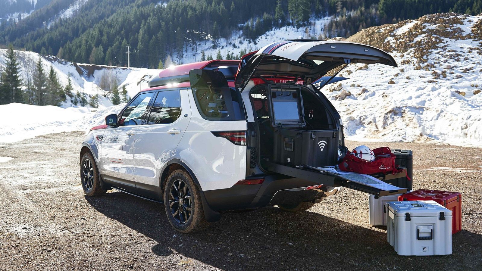 Οι δοκιμές του Land Rover Discovery Project Hero θα ξεκινήσουν τον προσεχή Ιούνιο και θα κρατήσουν για 12 μήνες.